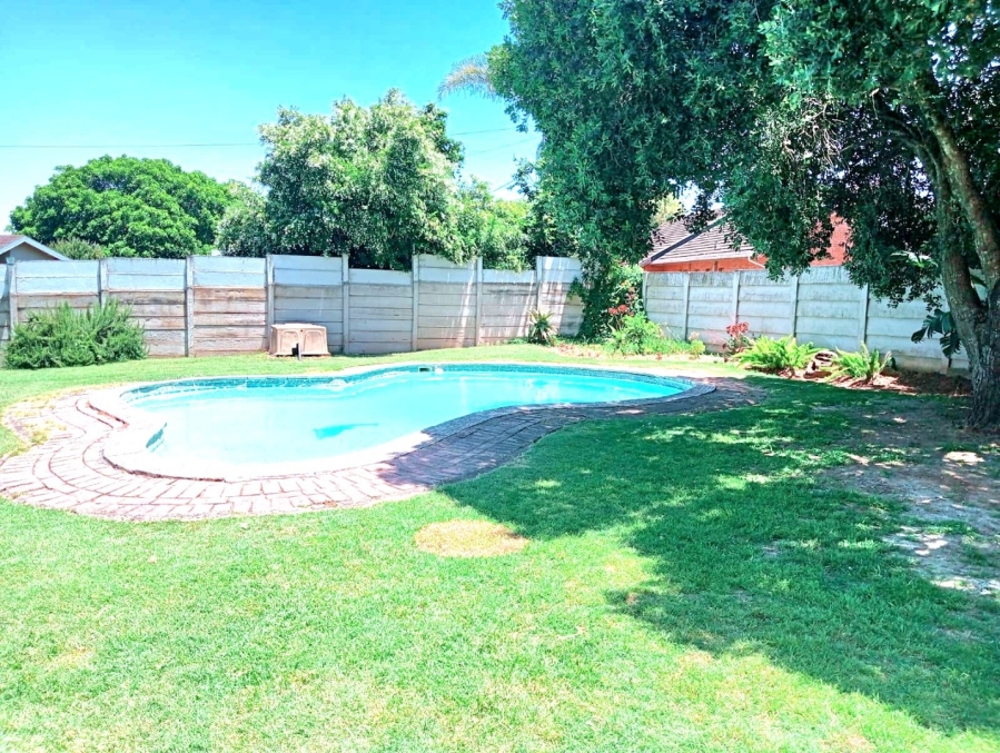 5 Bedroom Property for Sale in Vanes Estate Eastern Cape